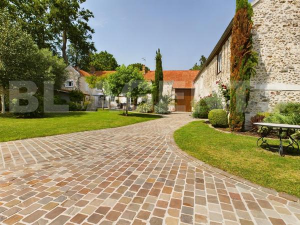 EXCEPTIONNEL CORP DE FERME ENTIEREMENT RENOVE