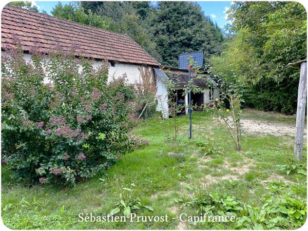 Dpt Dordogne (24), à vendre 11 pièces proche Thiviers (24) propriété de 325 m², terrain 22200 m², dépendance, piscine.