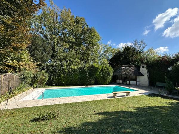 A VENDRE Secteur recherché AMILLY - SPACIEUSE MAISON, PISCINE, JARDIN, ACCES  PRIVATIF AU CANAL DE BRIARE