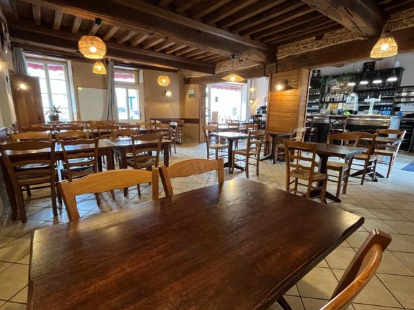 Fonds de commerce Restaurant-Bar à PERRECY LES FORGES (71) avec grand appartement de fonction