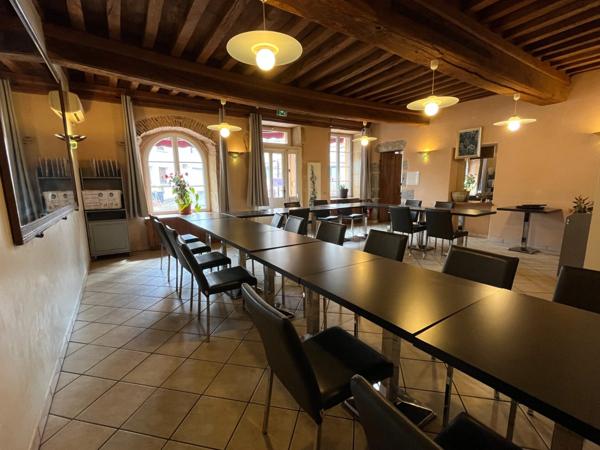 Fonds de commerce Restaurant-Bar à PERRECY LES FORGES (71) avec grand appartement de fonction