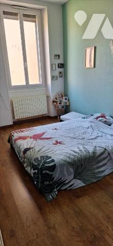 VIC-FEZENSAC, centre ville maison de maître de 300m² cour et terrasse.