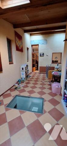 VIC-FEZENSAC, centre ville maison de maître de 300m² cour et terrasse.