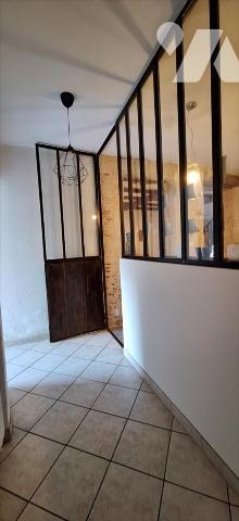 VIC-FEZENSAC, centre ville maison de maître de 300m² cour et terrasse.