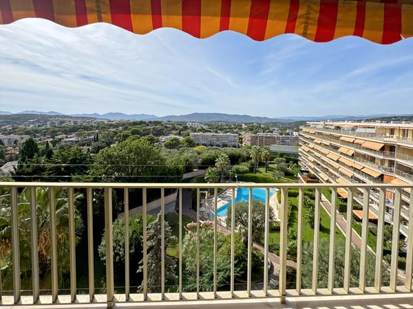 Le Cannet Secteur Montjoly Appartement 3 pièces de 85,20 m² avec vue dégagée et aperçu mer