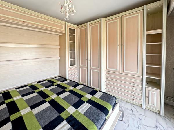 Le Cannet Secteur Montjoly Appartement 3 pièces de 85,20 m² avec vue dégagée et aperçu mer
