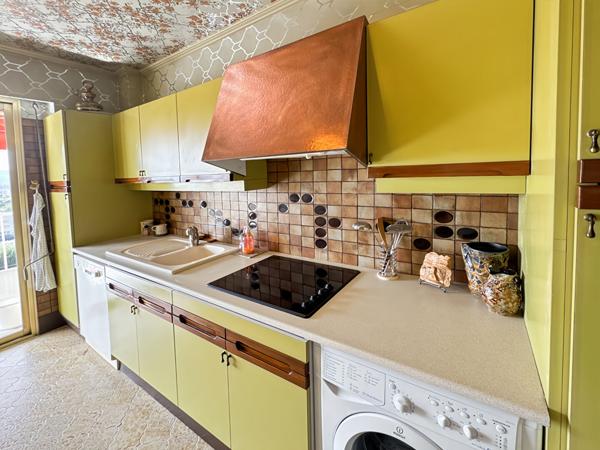 Le Cannet Secteur Montjoly Appartement 3 pièces de 85,20 m² avec vue dégagée et aperçu mer