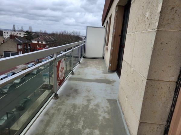 Appartement à vendre    1 pièce • 29,69 m2 Le Bourget