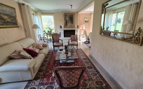 Maison à vendre    7 pièces • 187 m2 Saint-Pierre-lès-Elbeuf