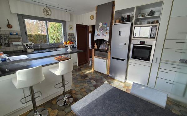 Maison à vendre    7 pièces • 187 m2 Saint-Pierre-lès-Elbeuf