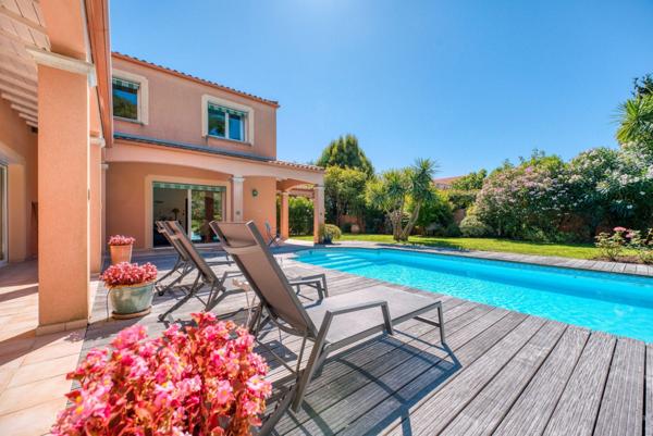 Maison d’exception avec 4 suites parentale piscine et prestations haut de gamme