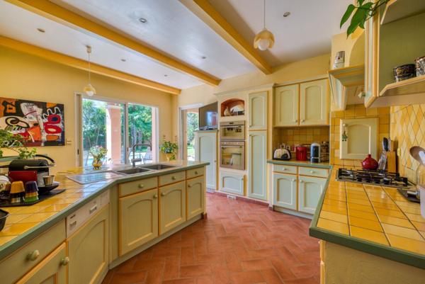 Maison d’exception avec 4 suites parentale piscine et prestations haut de gamme