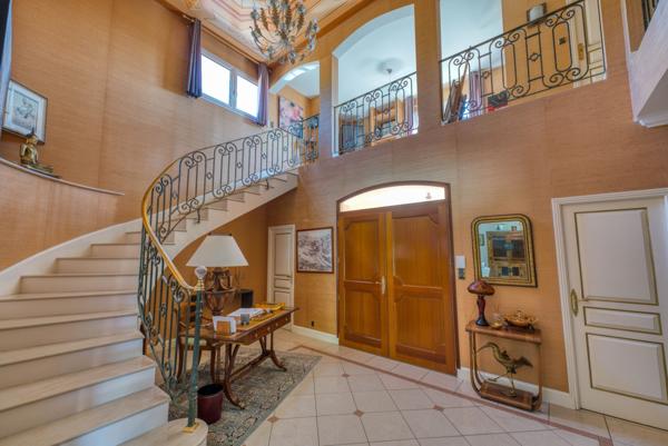 Maison d’exception avec 4 suites parentale piscine et prestations haut de gamme