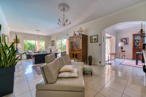 Maison d’exception avec 4 suites parentale piscine et prestations haut de gamme