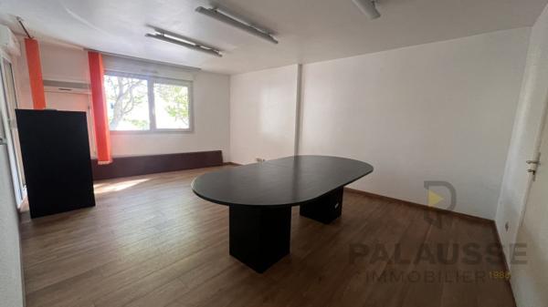 172 m² – 1er étage entier – bureaux + potentiel 3 logements