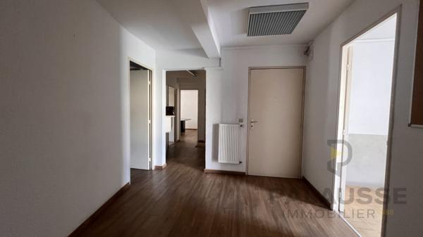 172 m² – 1er étage entier – bureaux + potentiel 3 logements