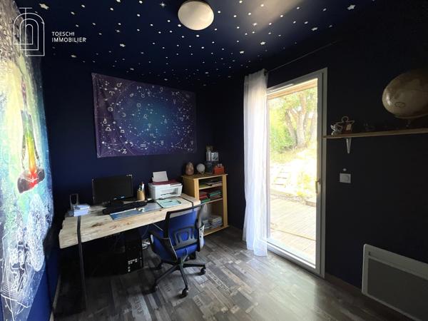 Toeschi Immobilier vous propose cette charmante maison en bois
