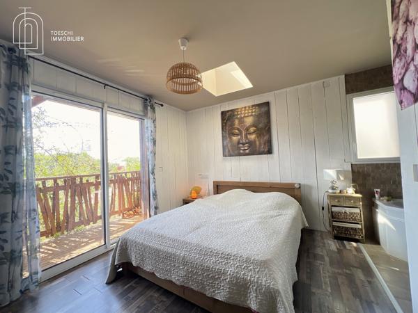 Toeschi Immobilier vous propose cette charmante maison en bois