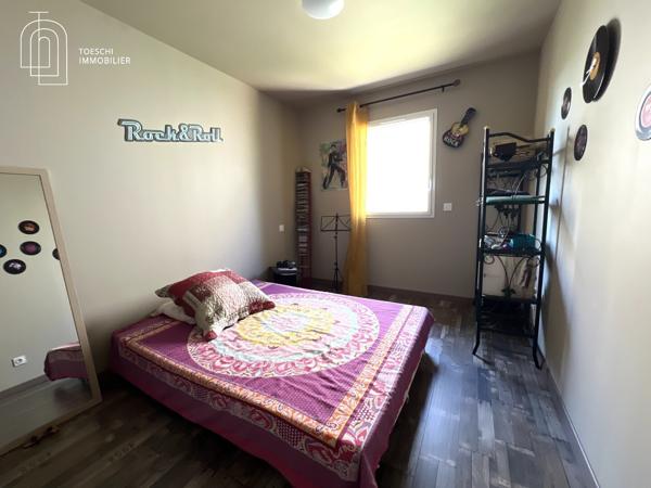 Toeschi Immobilier vous propose cette charmante maison en bois