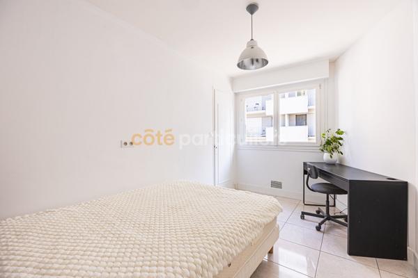 Vente
                Appartement62 m² - 3 Pièces -
                    NANTES (44000)