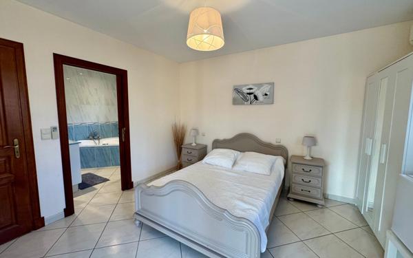 Maison à vendre    5 pièces • 204 m2 Saint-Raphaël