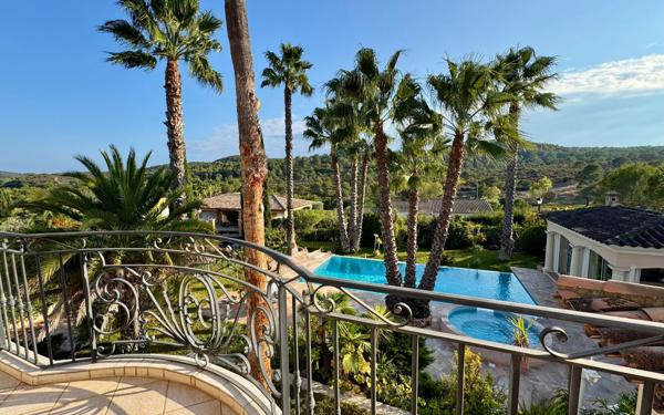 Maison à vendre    5 pièces • 204 m2 Saint-Raphaël