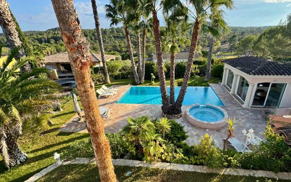 Maison à vendre    5 pièces • 204 m2 Saint-Raphaël