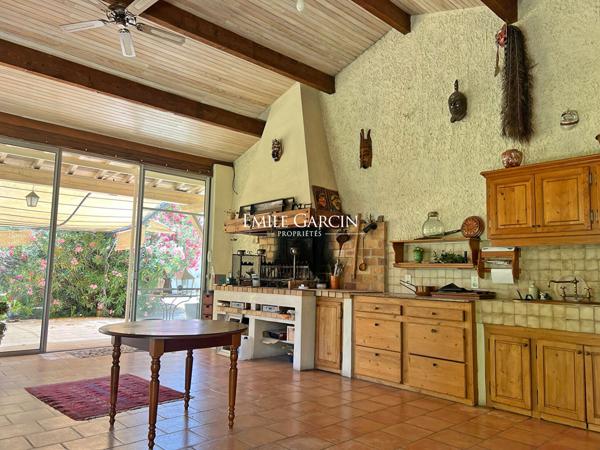 A vendre - Maison familiale - Les Angles - jardin arboré - terrain piscinable - proche Avignon