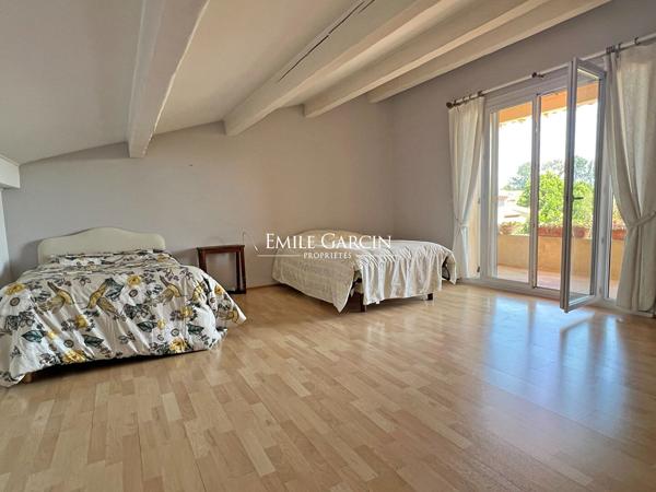 A vendre - Maison familiale - Les Angles - jardin arboré - terrain piscinable - proche Avignon