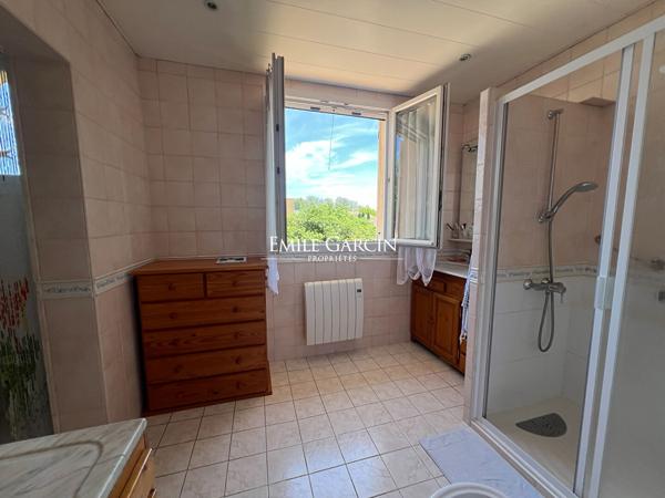 A vendre - Maison familiale - Les Angles - jardin arboré - terrain piscinable - proche Avignon