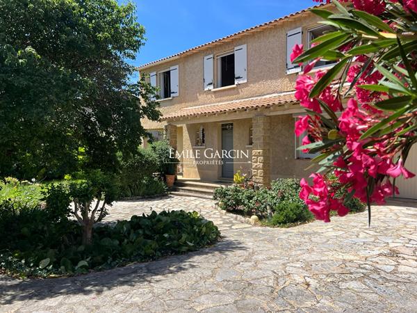 A vendre - Maison familiale - Les Angles - jardin arboré - terrain piscinable - proche Avignon