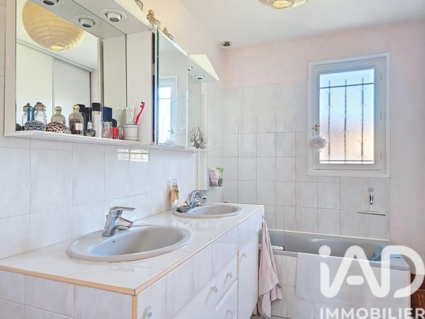 Maison à vendre 5 pièces 133 m² Saint-Médard-en-Jalles