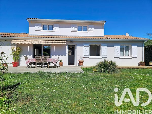 Maison à vendre 5 pièces 133 m² Saint-Médard-en-Jalles