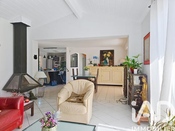 Maison à vendre 5 pièces 133 m² Saint-Médard-en-Jalles