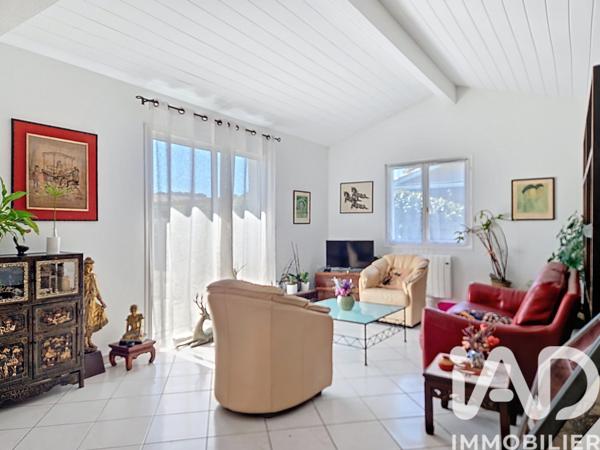 Maison à vendre 5 pièces 133 m² Saint-Médard-en-Jalles