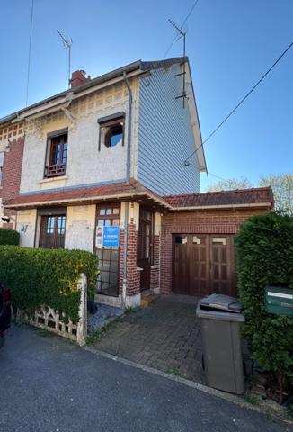 Maison semi-individuelle 4 chambres – Rue calme – Garage – Jardin – Terrasse