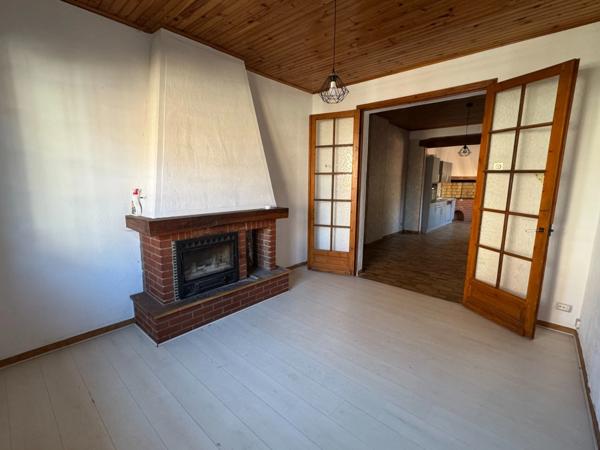 Maison semi-individuelle 4 chambres – Rue calme – Garage – Jardin – Terrasse