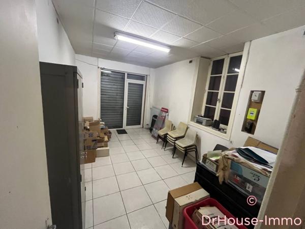 Immeuble à vendre 15 pièces de 300 m²