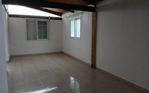 Maison à vendre    8 pièces •  Le Tampon