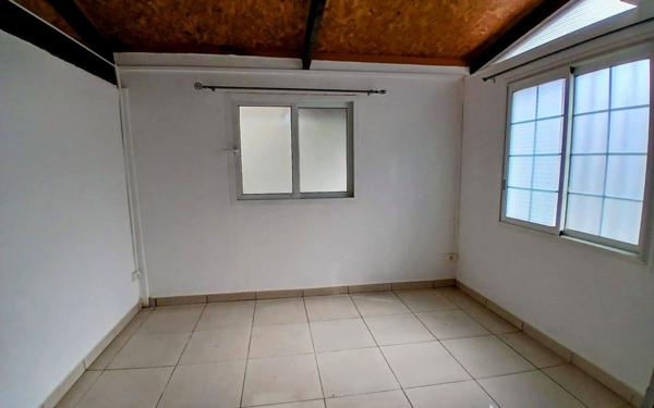 Maison à vendre    8 pièces •  Le Tampon