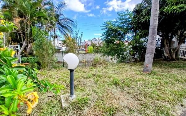 Maison à vendre    8 pièces •  Le Tampon