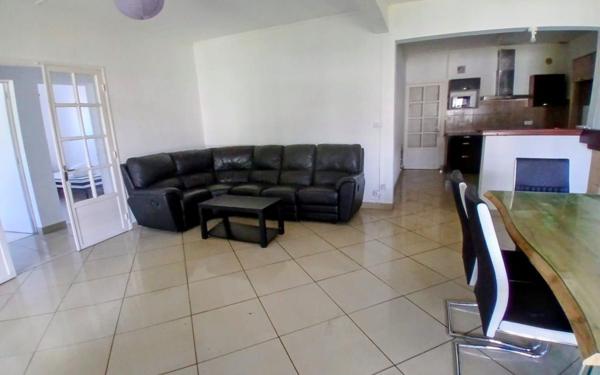 Maison à vendre    8 pièces •  Le Tampon