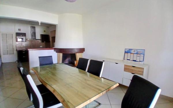 Maison à vendre    8 pièces •  Le Tampon