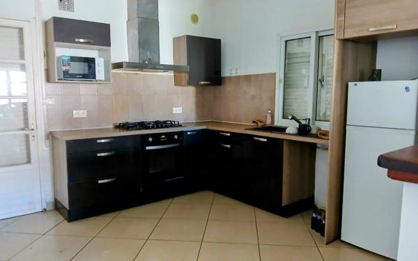 Maison à vendre    8 pièces •  Le Tampon