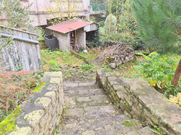 Quintin (22800) Maison de ville mitoyenne d'un côté