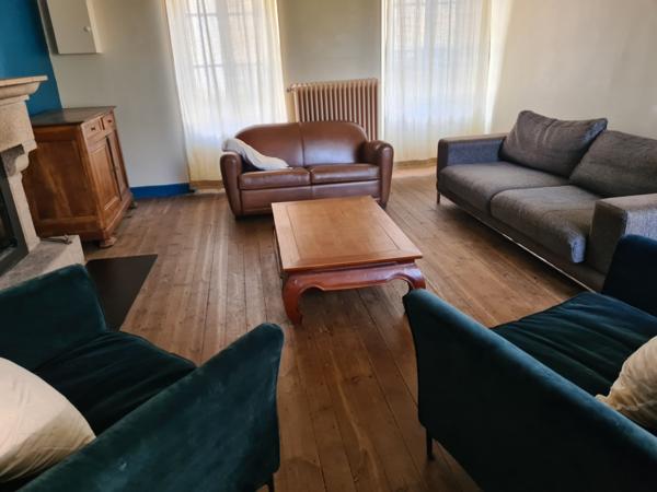 Quintin (22800) Maison de ville mitoyenne d'un côté