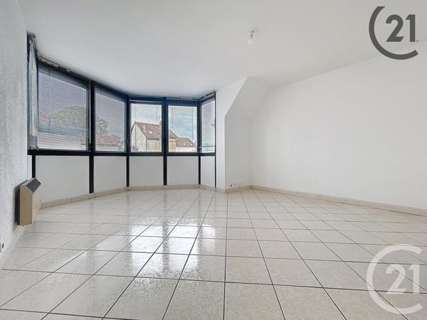 Appartement F3 à vendre  3 pièces - 84 m2 MONTEREAU FAULT YONNE - 77