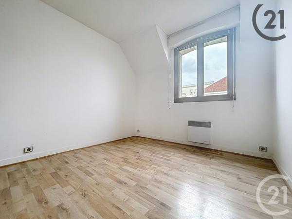 Appartement F3 à vendre  3 pièces - 84 m2 MONTEREAU FAULT YONNE - 77