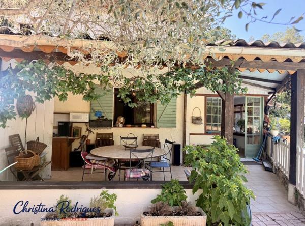 LORGUES Bastidon provençal T5 avec piscine
