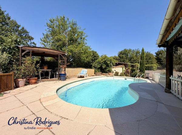 LORGUES Bastidon provençal T5 avec piscine